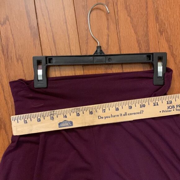 Topia Medium High/Low gauchos.  (High sides).  Plum color - Picture 6 of 8